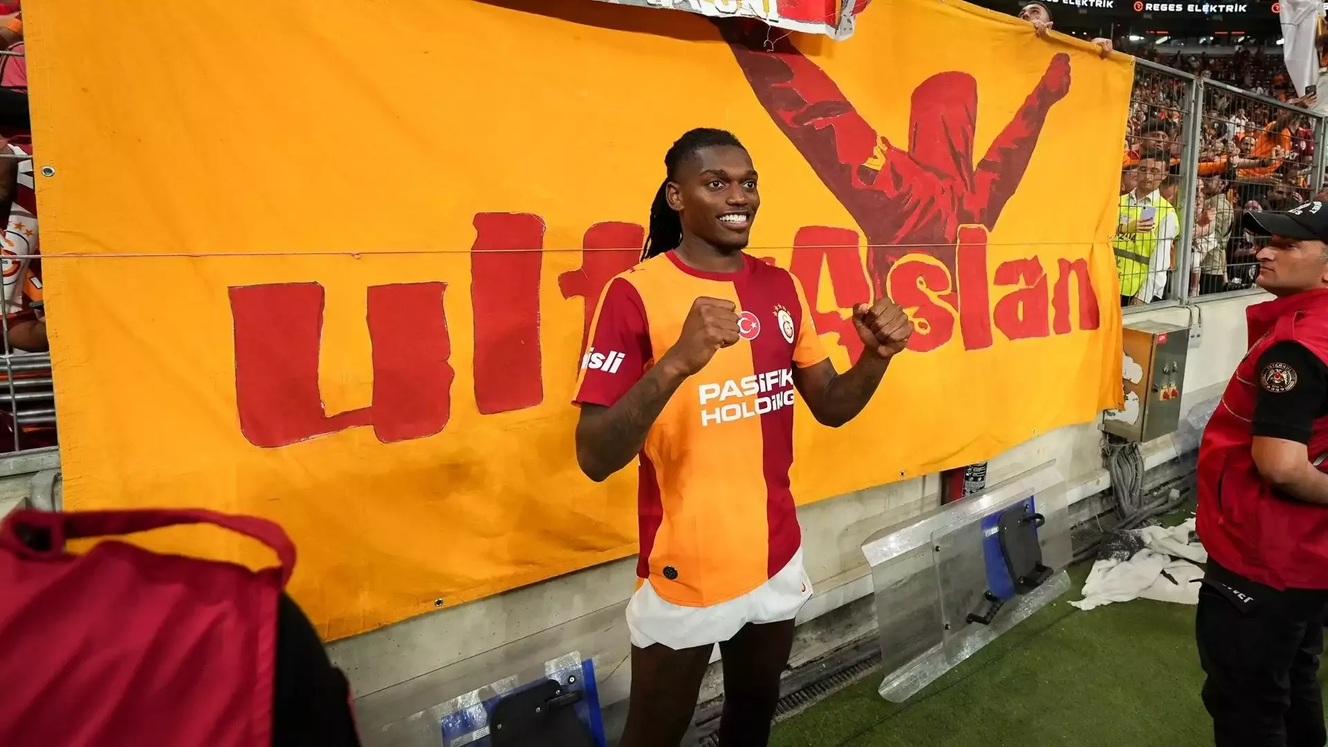 Maç sonucu üçlüsü Rafael Leao'dan!