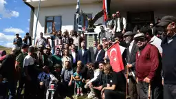 Serdal Adalı, Beşiktaş Köyü'nde yapılan kartal heykelinin açılış törenine katıldı!