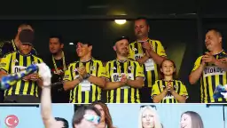 2007'de "koyu Fenerli" olduğunu açıklayan Massa, Eyüpspor maçını izleyenler arasındaydı