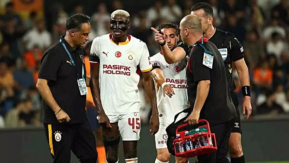 Osimhen'den haber var! Kritik maçta sahada