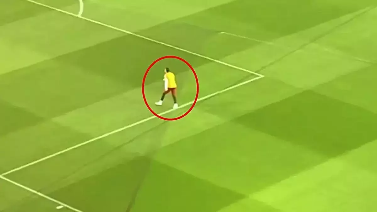 Trabzonspor - Galatasaray maçı: Uğurcan Çakır sahaya çıktı, çalan şarkı gündem oldu