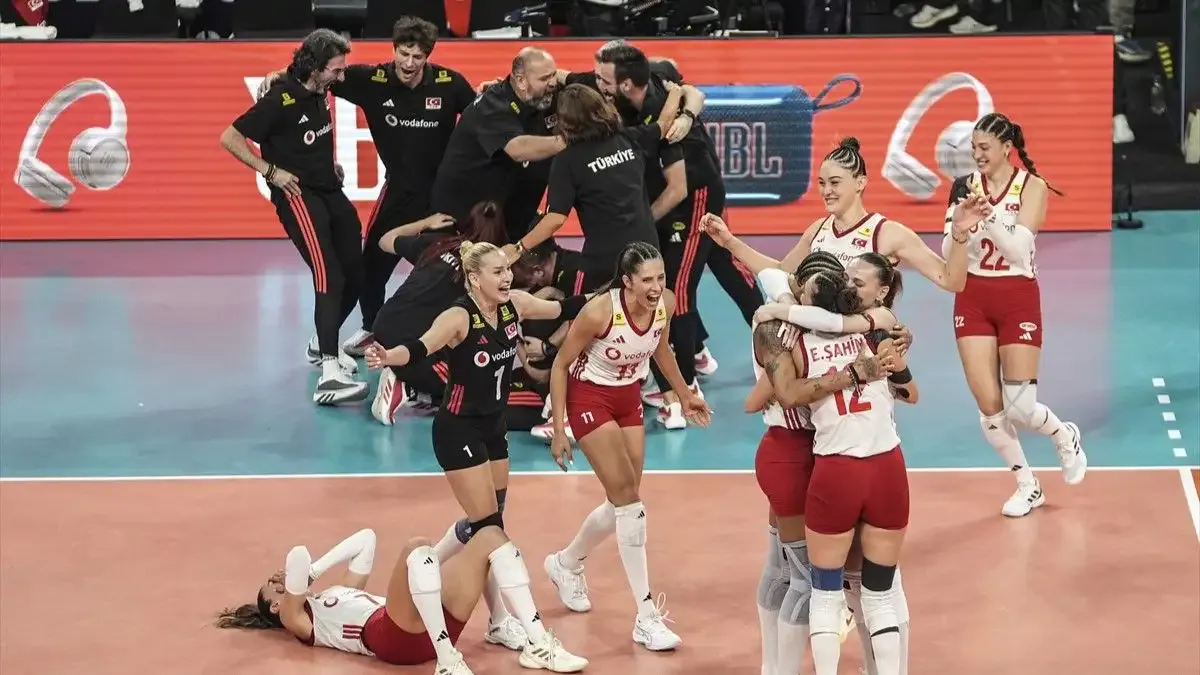 A Milli Kadın Voleybol Takımı'nın şampiyonluk sevinci