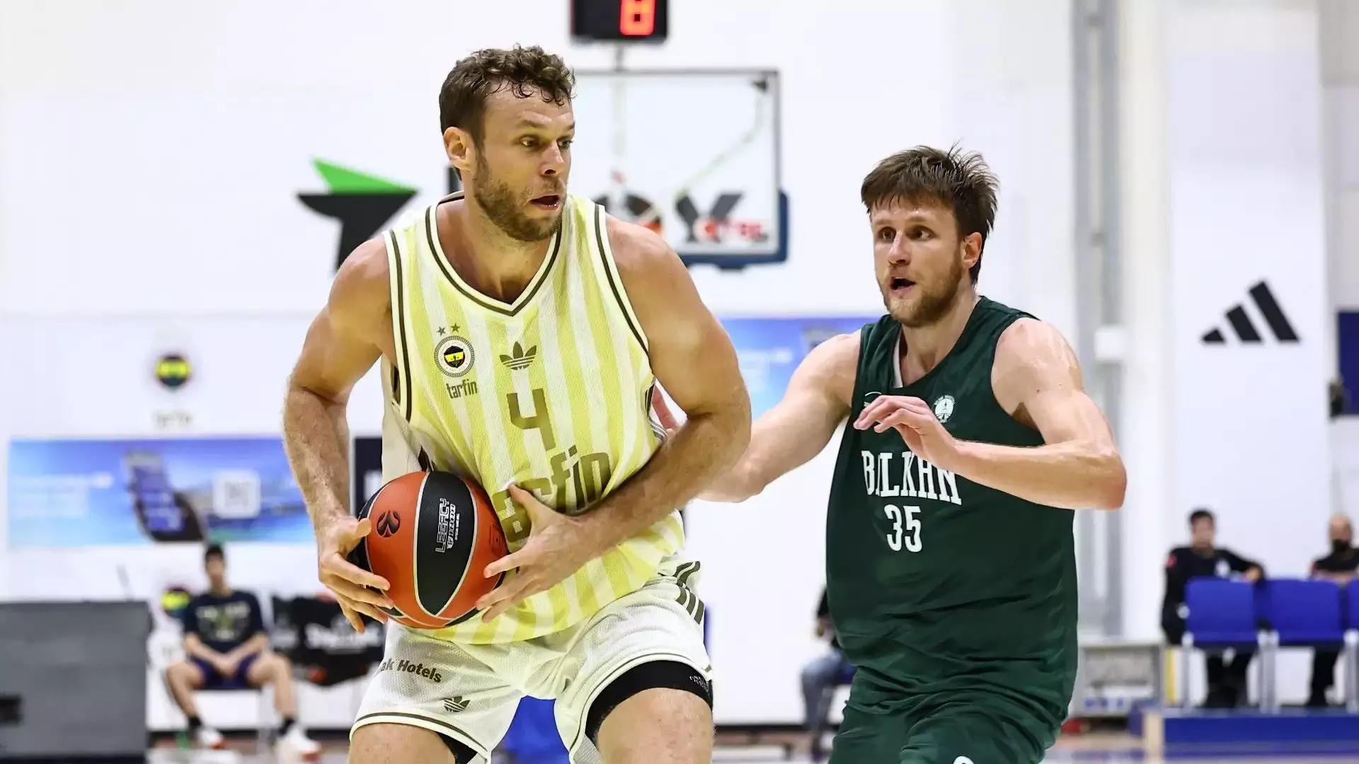 Nicolo Melli: "Hedefimiz 4 kupayı kazanmak"