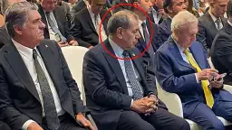 Dursun Özbek'in Aziz Yıldırım'ın telefonuna bakışı dikkat çekti! Herkes aynı yorumu yapıyor