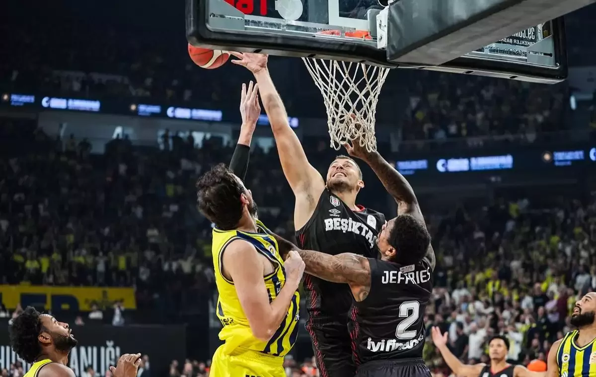 Fenerbahçe Tarfin 72-59 Beşiktaş