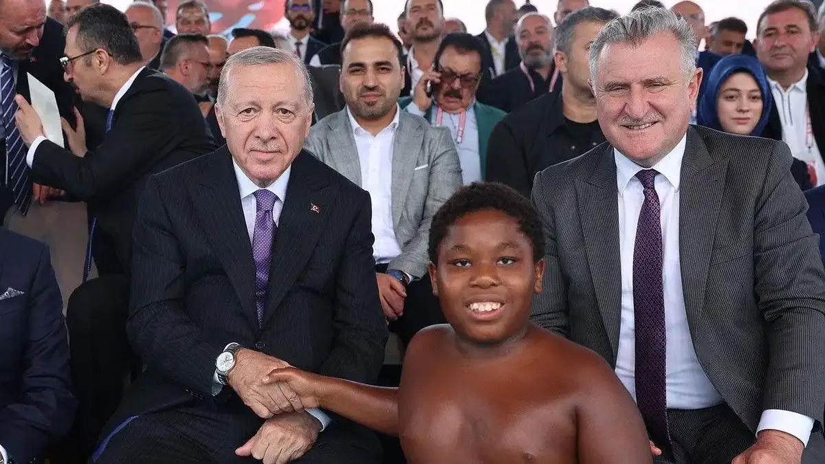 Tanzanyalı Arap Osman, Cumhurbaşkanı Erdoğan'ın kendisine sorduğu soruyu açıkladı