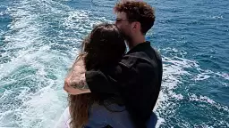 Öpücüklerle belgelenmişti! Milli çiftin aşkı bitti mi?