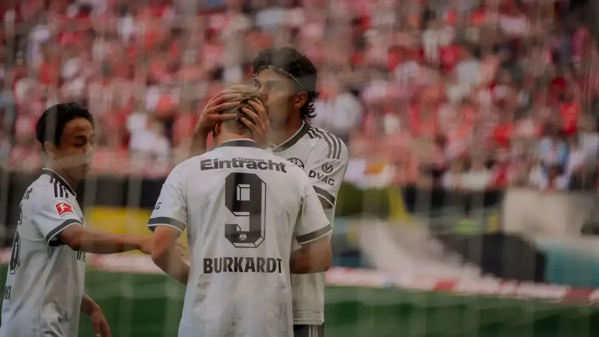 Eintracht Frankfurt'ta Can Uzun sezonun ilk golünü attı