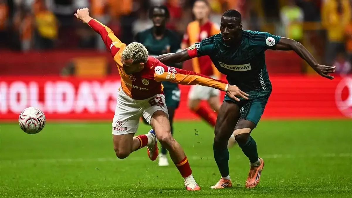 Galatasaray - Koceelispor'da maçında iptal edilen gol için Tiro ekibi aynı fikirde