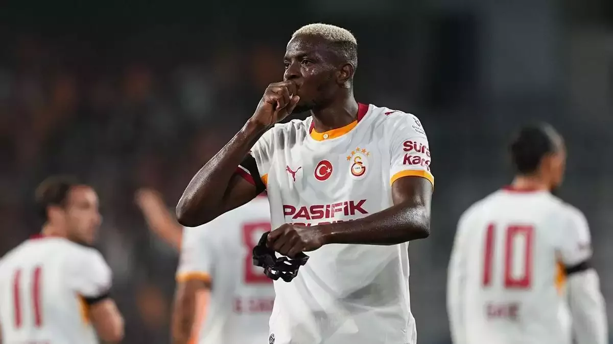 Başakşehir - Galatasaray maçında sakatlanan Osimhen'den ilk açıklama geldi