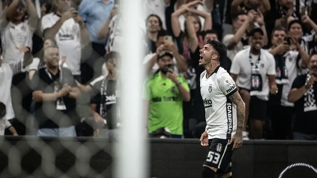 Emirhan Topçu'nun gol sevinci.