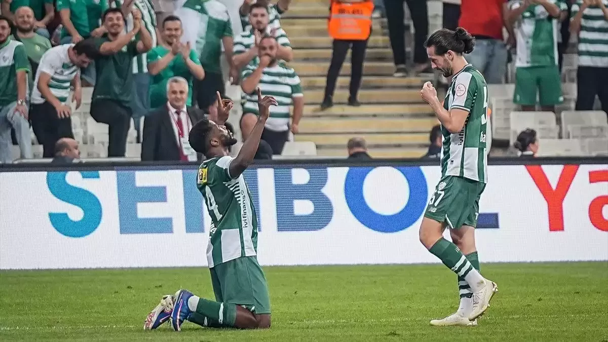 Bursaspor - İstanbulspor: 4-0 maç sonucu ve yazılı maç özeti