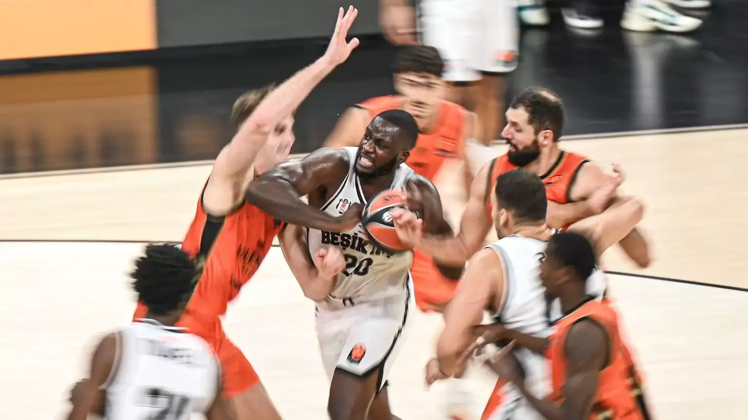 Beşiktaş, EuroLeague'e mağlubiyetle döndü...