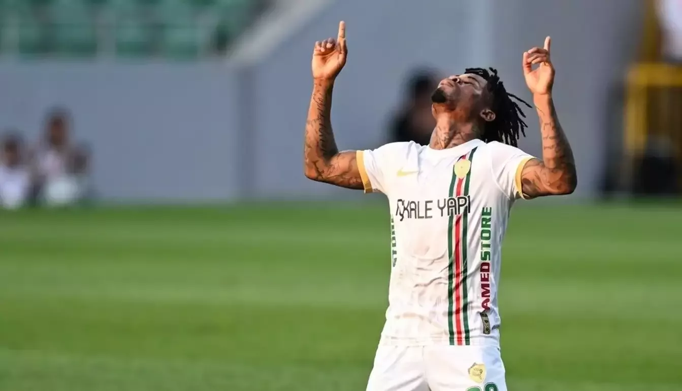 3 dakikalık kabus geri döndü! Gift Orban bu kez Amedspor formasıyla Başakşehir karşısında...