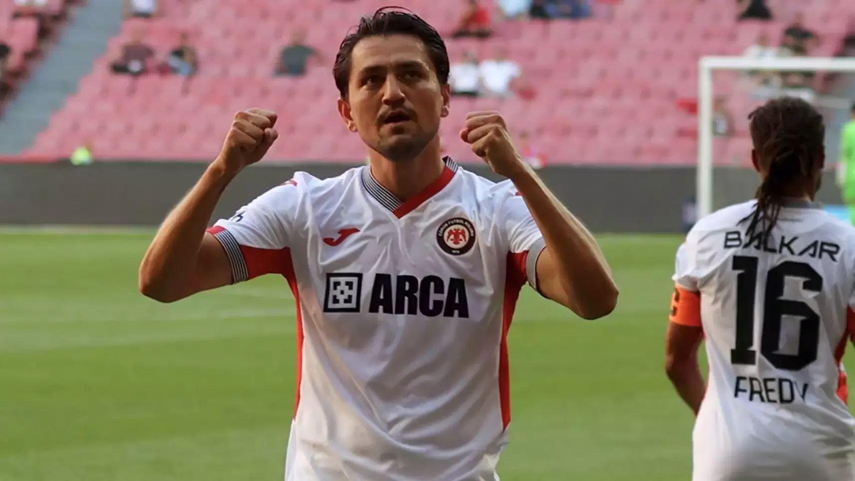Cengiz Ünder bir dedi iki yaptı! Maçı aldı...