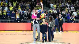 Fenerbahçe, eski basketbolcusu Jan Vesely için veda töreni düzenledi