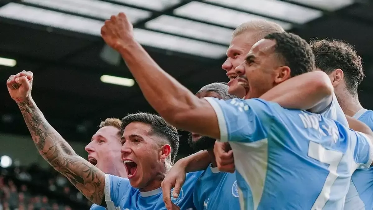 10 kişi kalan Manchester City, derbiyi kazanmayı bildi!