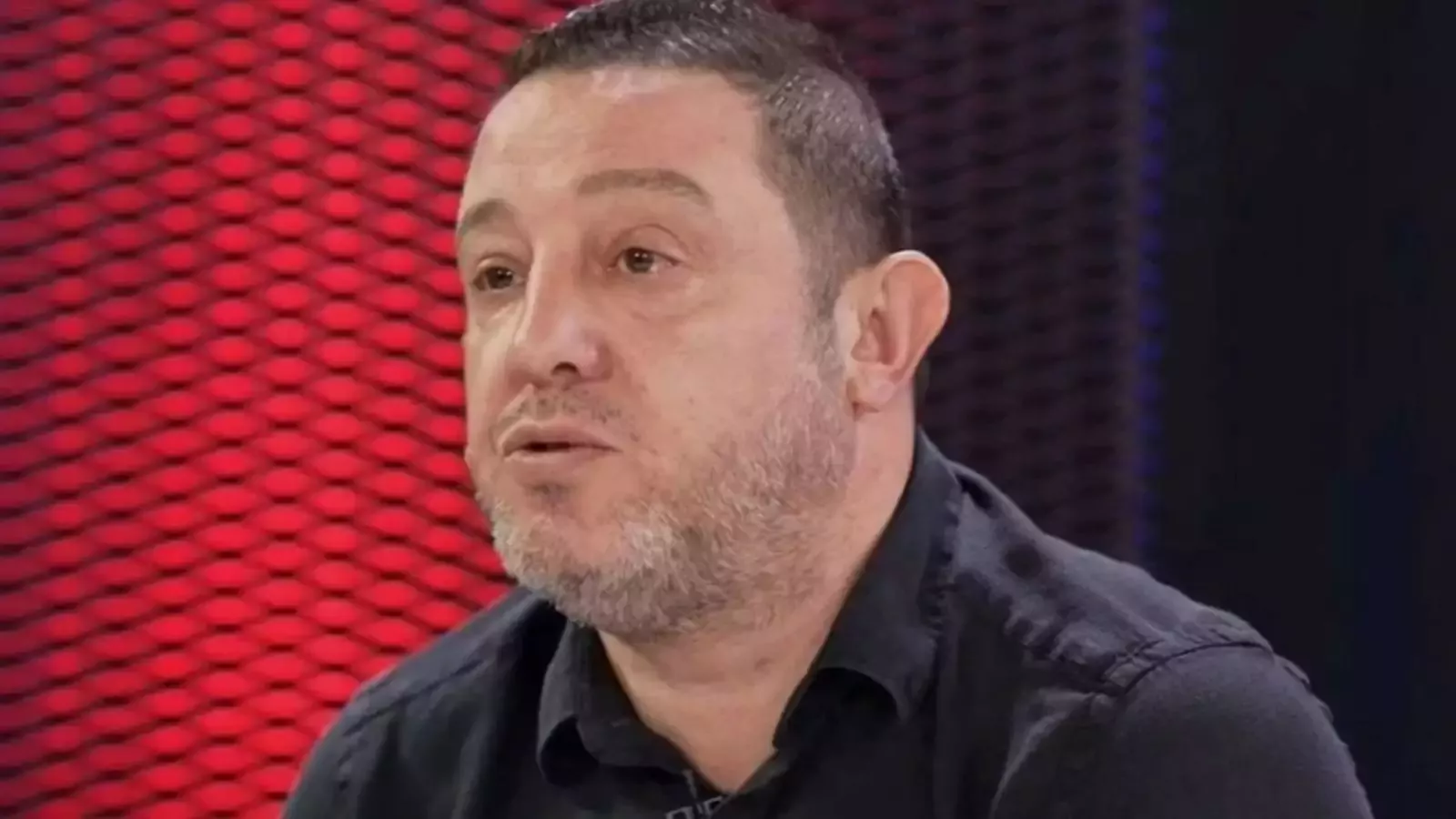 Nihat Kahveci: "Montella’nın görevine devam etmesi benim için sürprizdi"