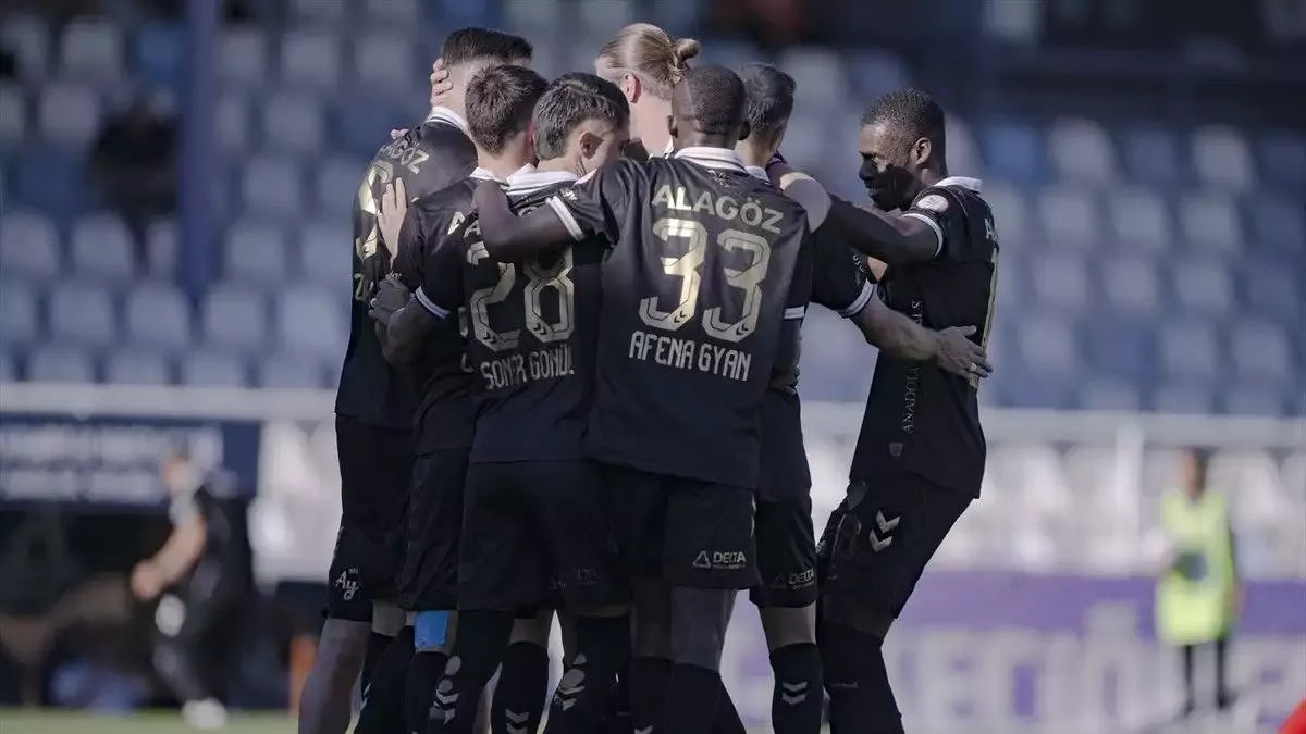 (YAZILI ÖZET) Iğdır FK coştu! Manisa FK karşısında 6 gollü maç