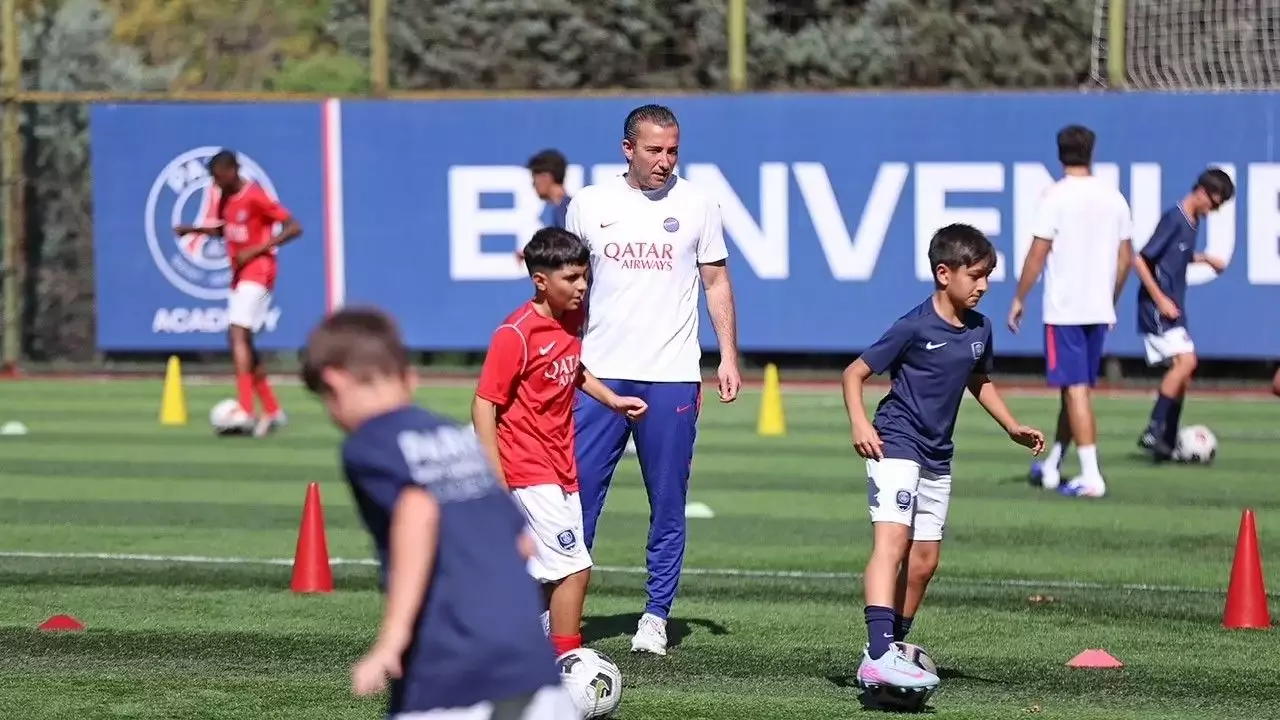 Paris Saint-Germain'e Türk teknik direktör: Ali Bilgin!