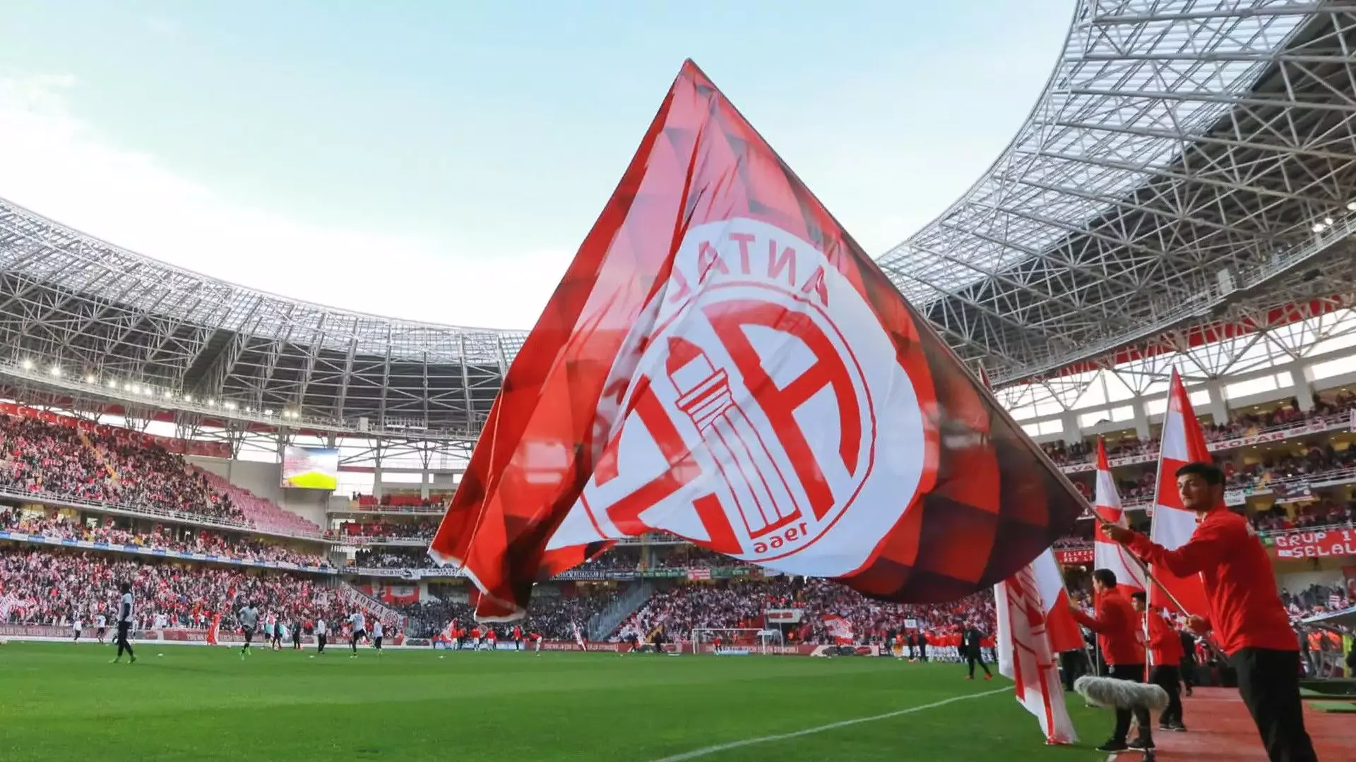 Antalyaspor'un yeni teknik direktörü belli oldu! Anlaşma tamam...