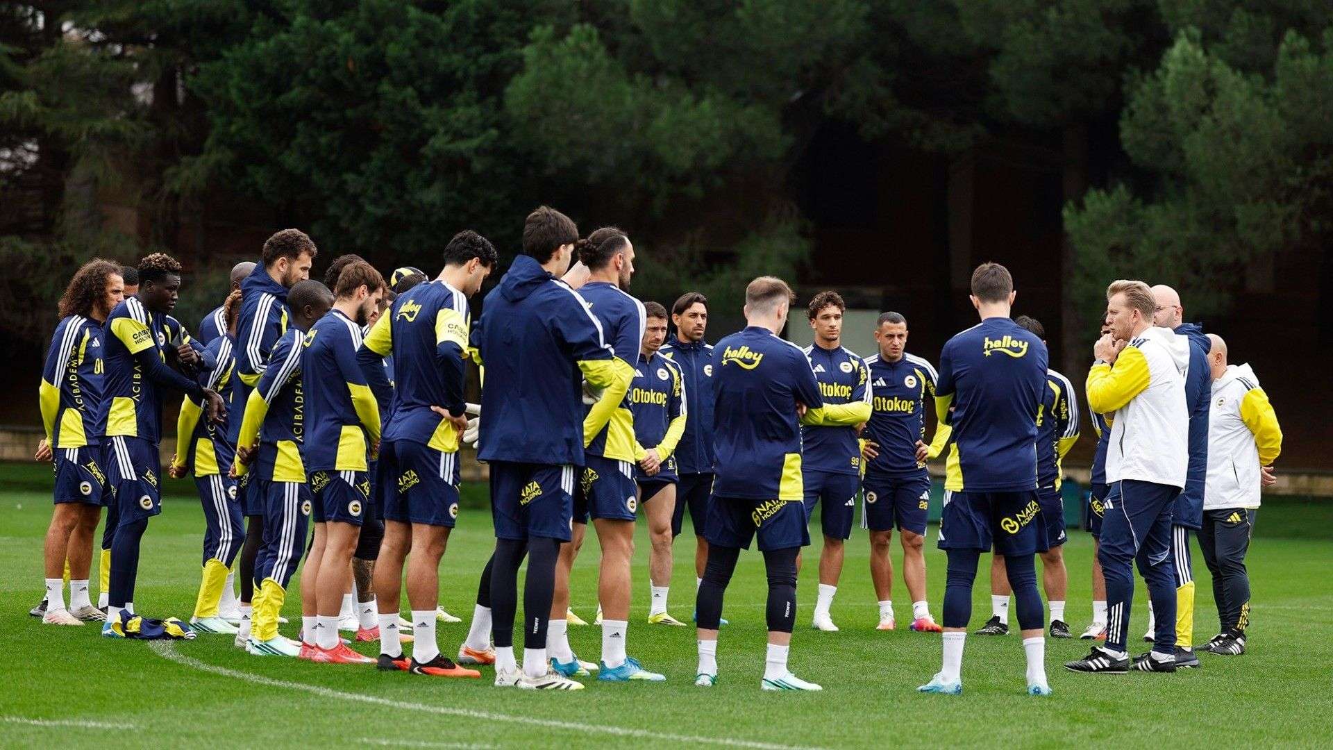 Fenerbahçe, Dirk Kuyt yönetiminde çalıştı