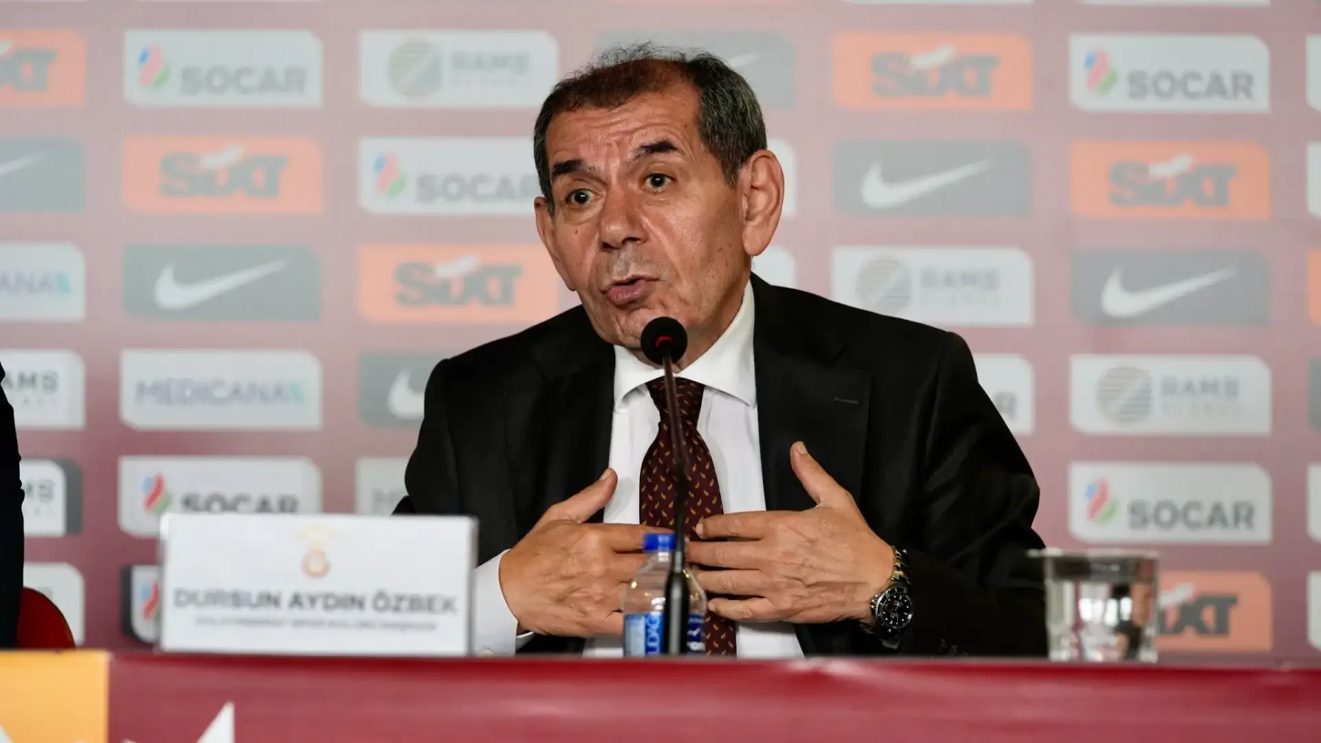 Galatasaray'da Dursun Özbek yönetimi ibra edildi