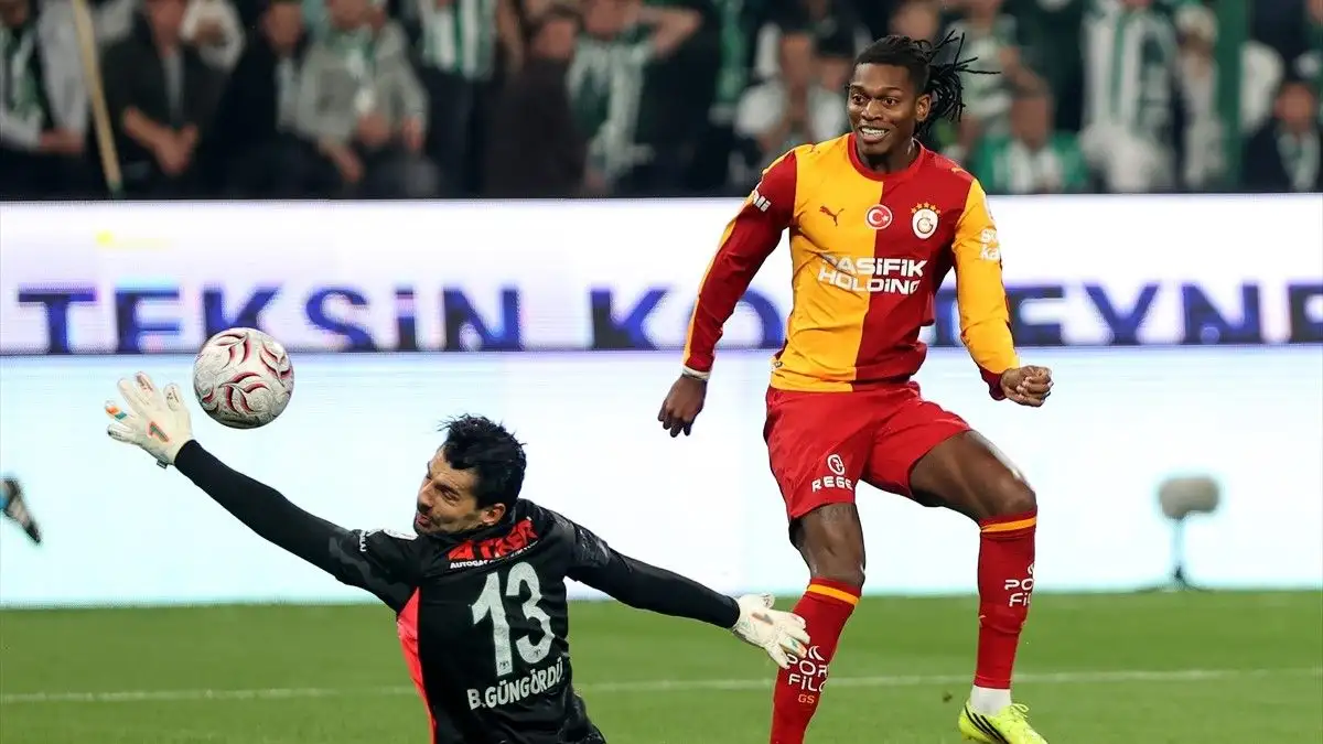 Leao hesabı açtı! Galatasaray'da ilk gol