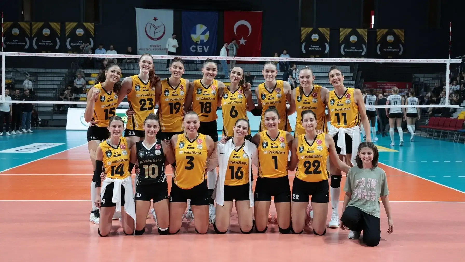 VakıfBank sezona Beşiktaş galibiyetiyle başladı!