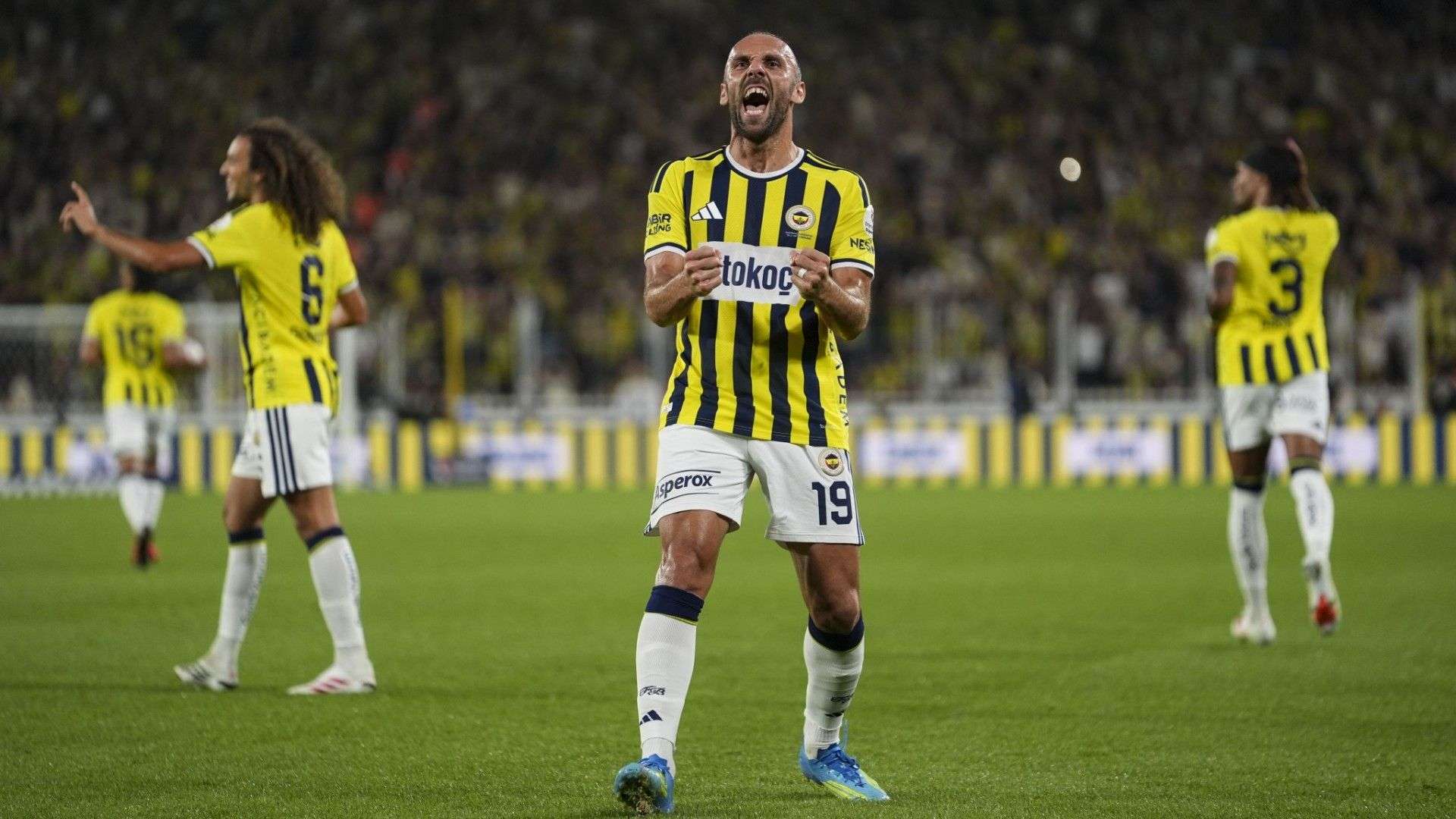 Vedat Muriç: "Derbide bir adım öndeyiz"