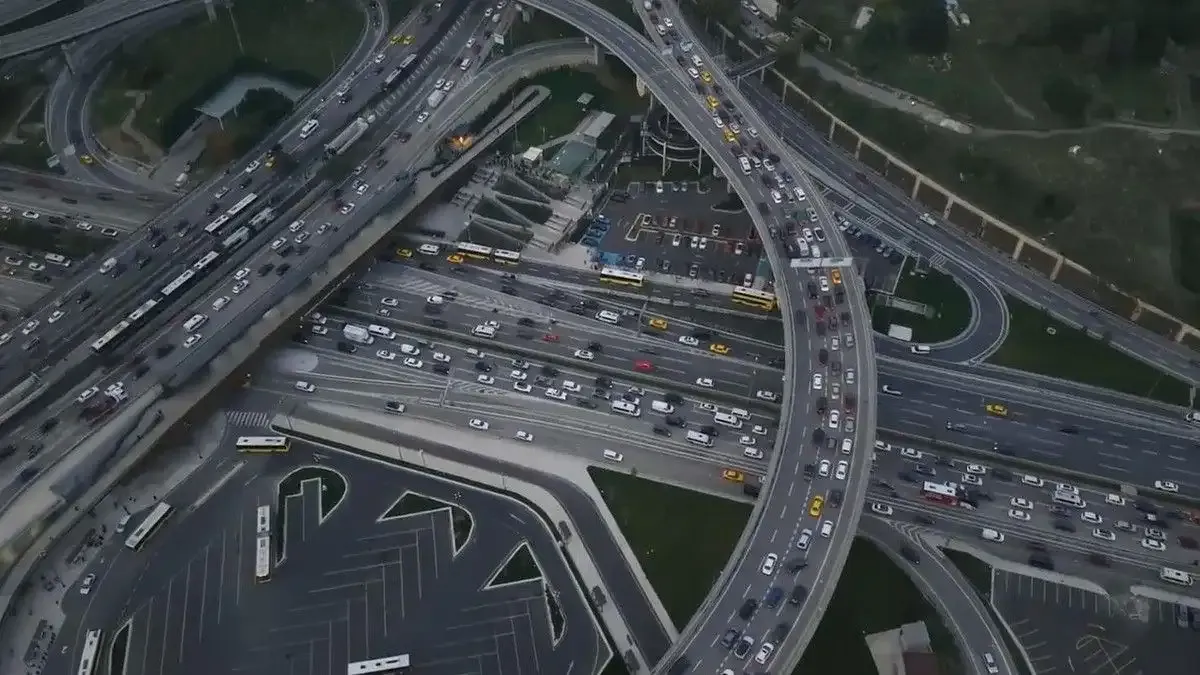 2 maç İstanbul’da trafiği kilitledi! Yoğunluk yüzde 72’ye ulaştı