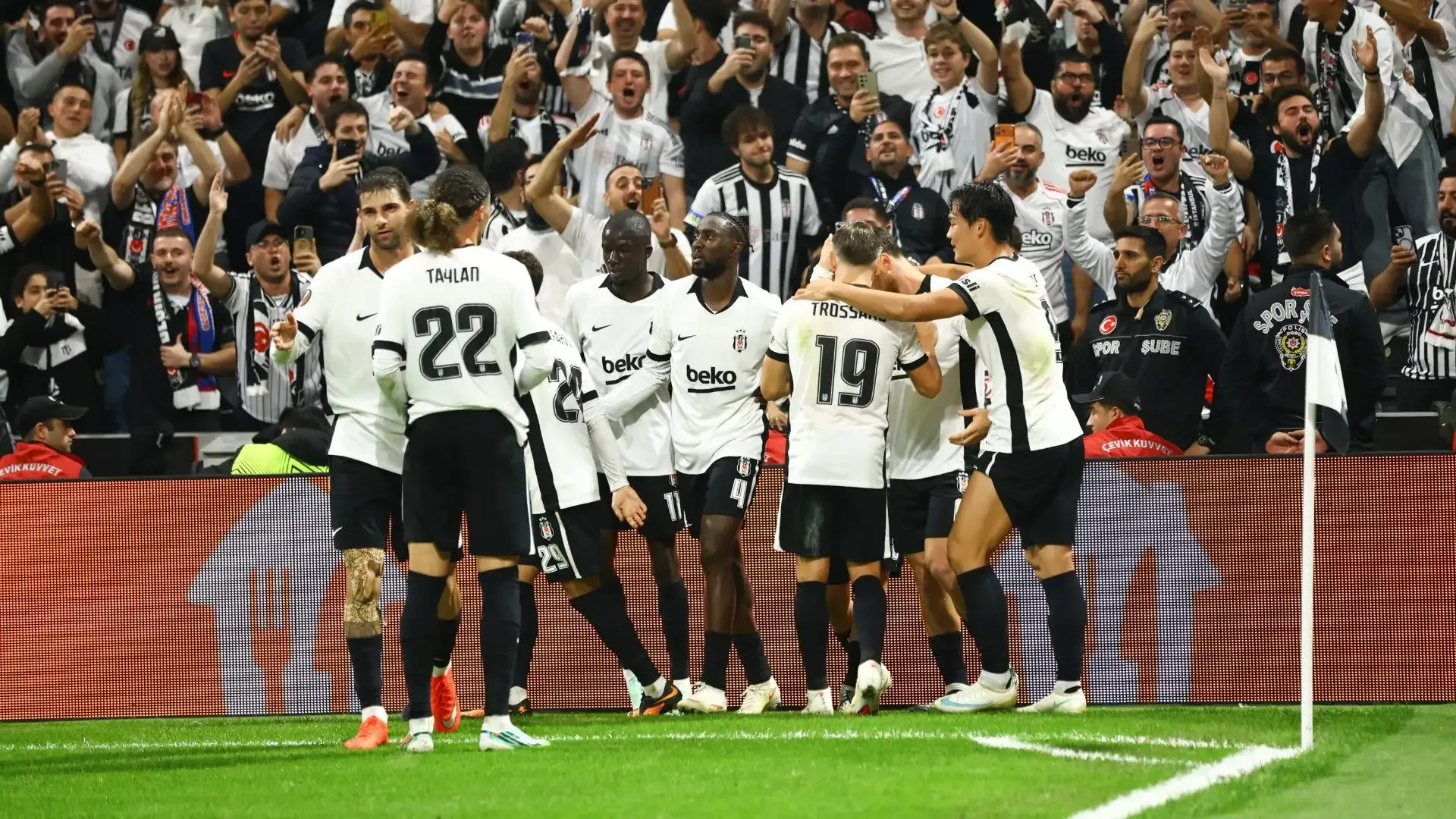 Beşiktaş Avrupa'da yüksekten uçuyor!