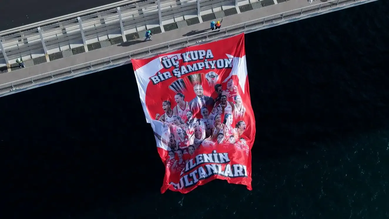 3 Kupa, 1 Şampiyon! Boğaz'da tarihi gurur