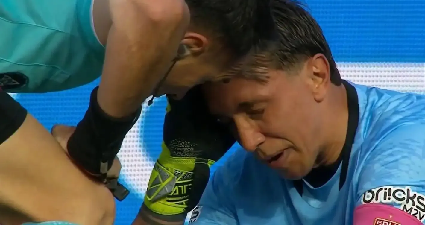 Fernando Muslera yürekleri ağza getirdi! Bir anda kendini yere bıraktı