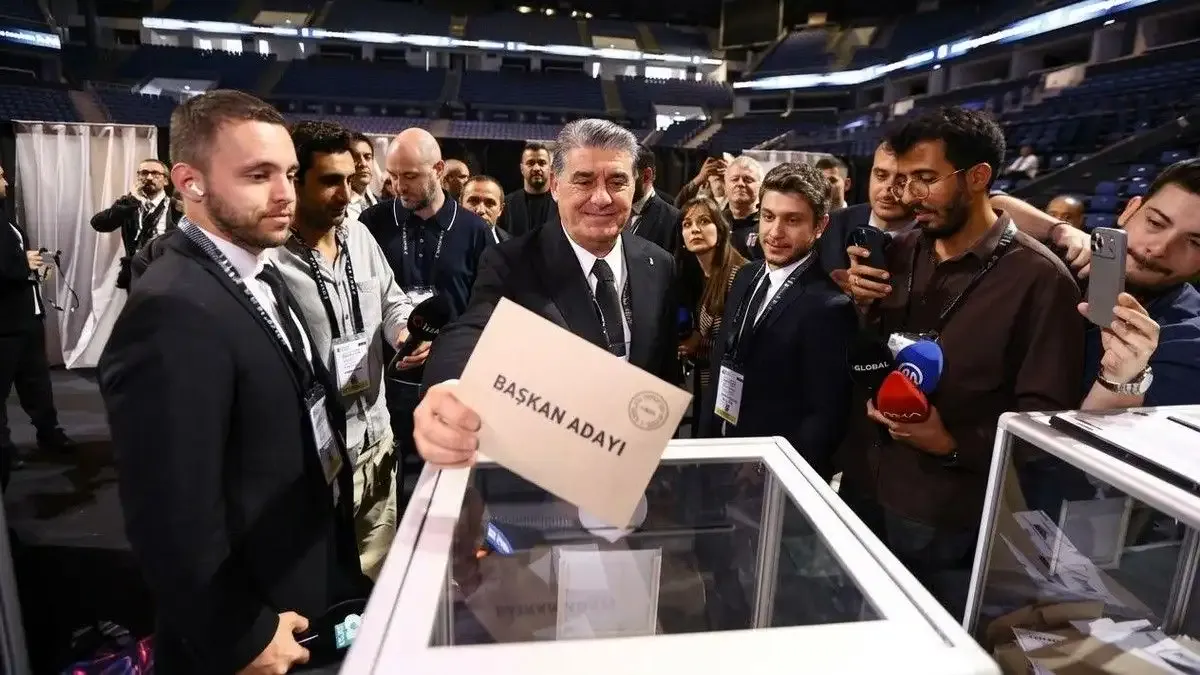 Beşiktaş Başkanı Serdal Adalı: Temizlik tamamlanana kadar ligler ertelenmeli