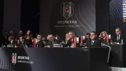 Beşiktaş'ta Serdal Adalı yönetimi ibra edildi