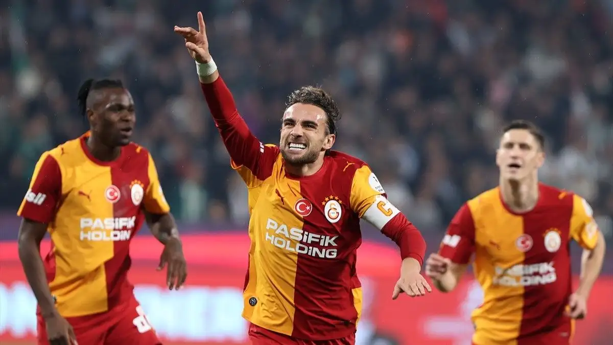 Yunus Akgün'den muhteşem gol! Çok uzaktan...