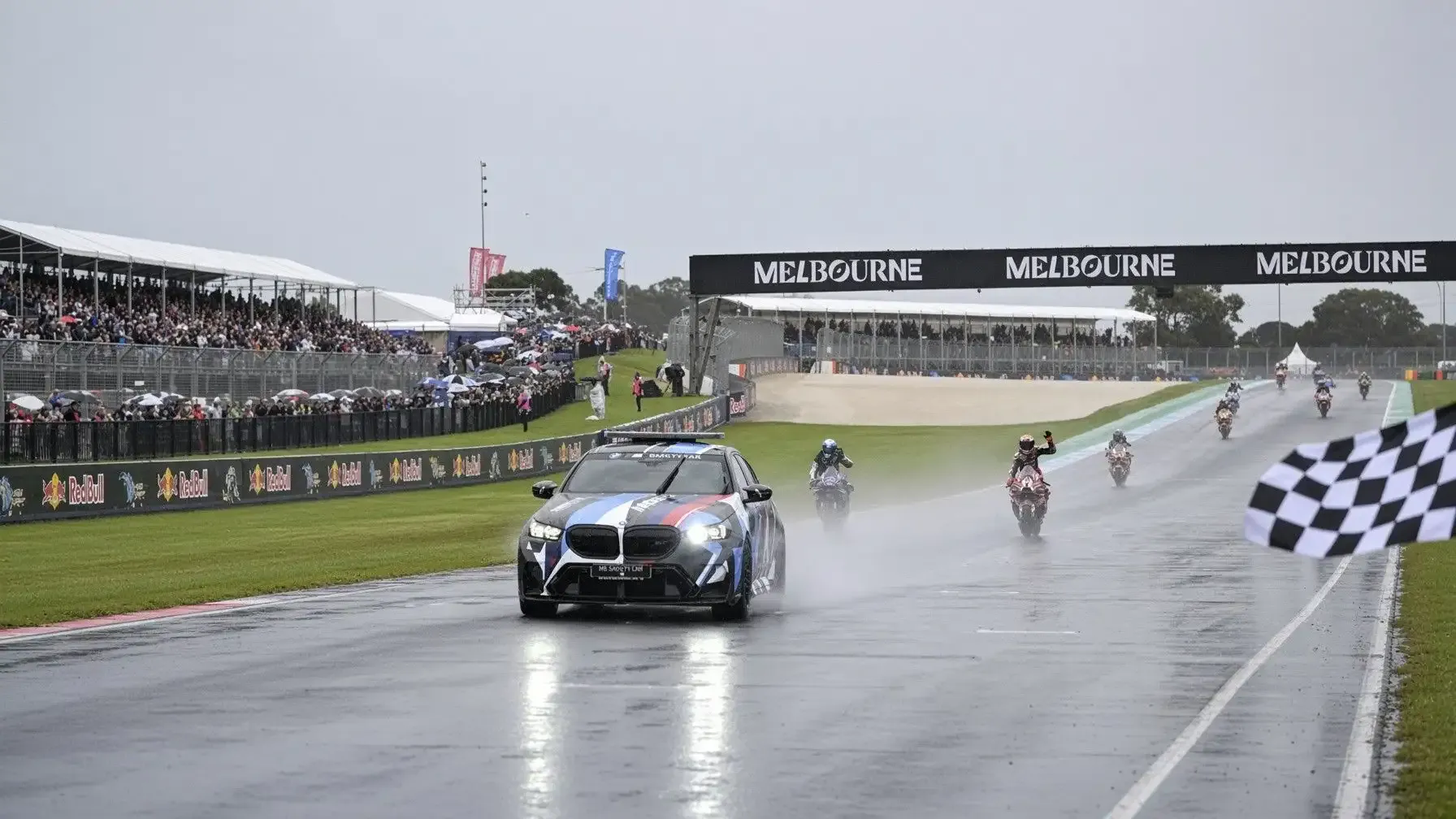 MotoGP'de Avustralya Grand Prix'sine yağmur engeli