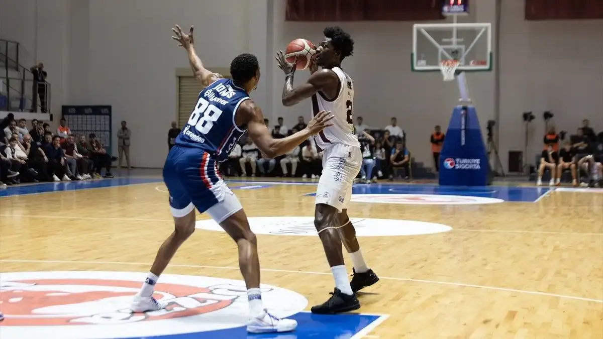 Bordo Bandırma - Anadolu Efes: 79-85 (Maç sonucu-yazılı özet)