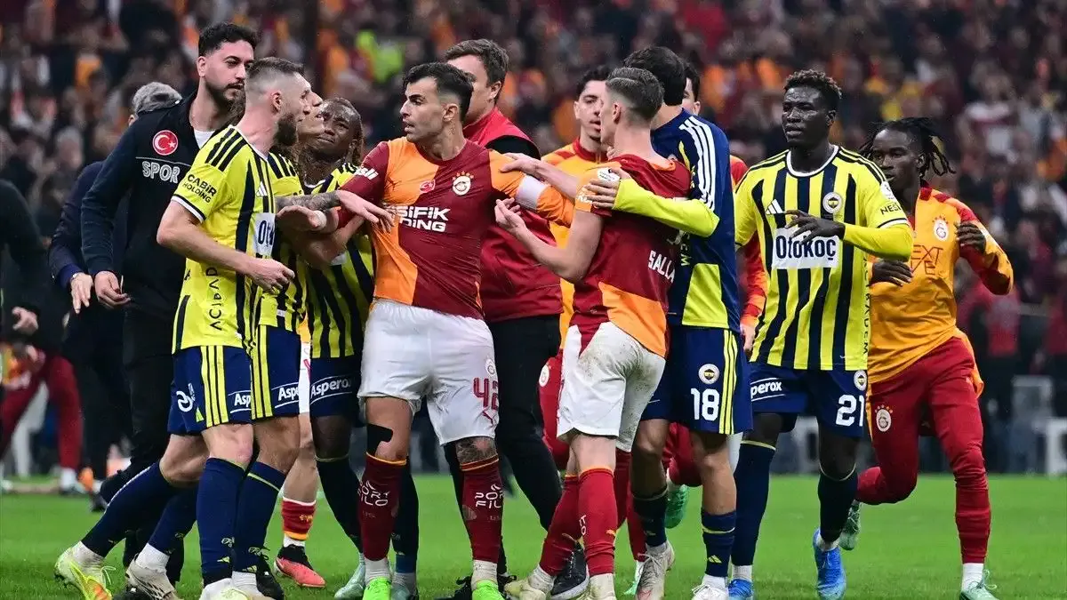 Beşiktaş'tan yayıncı kuruluşa G.Saray-F.Bahçe derbisi göndermesi!