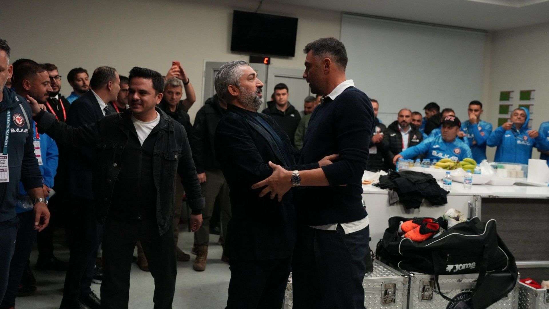 Burak Yılmaz'dan Çaykur Rizespor maçı sonrası takımına destek mesajı