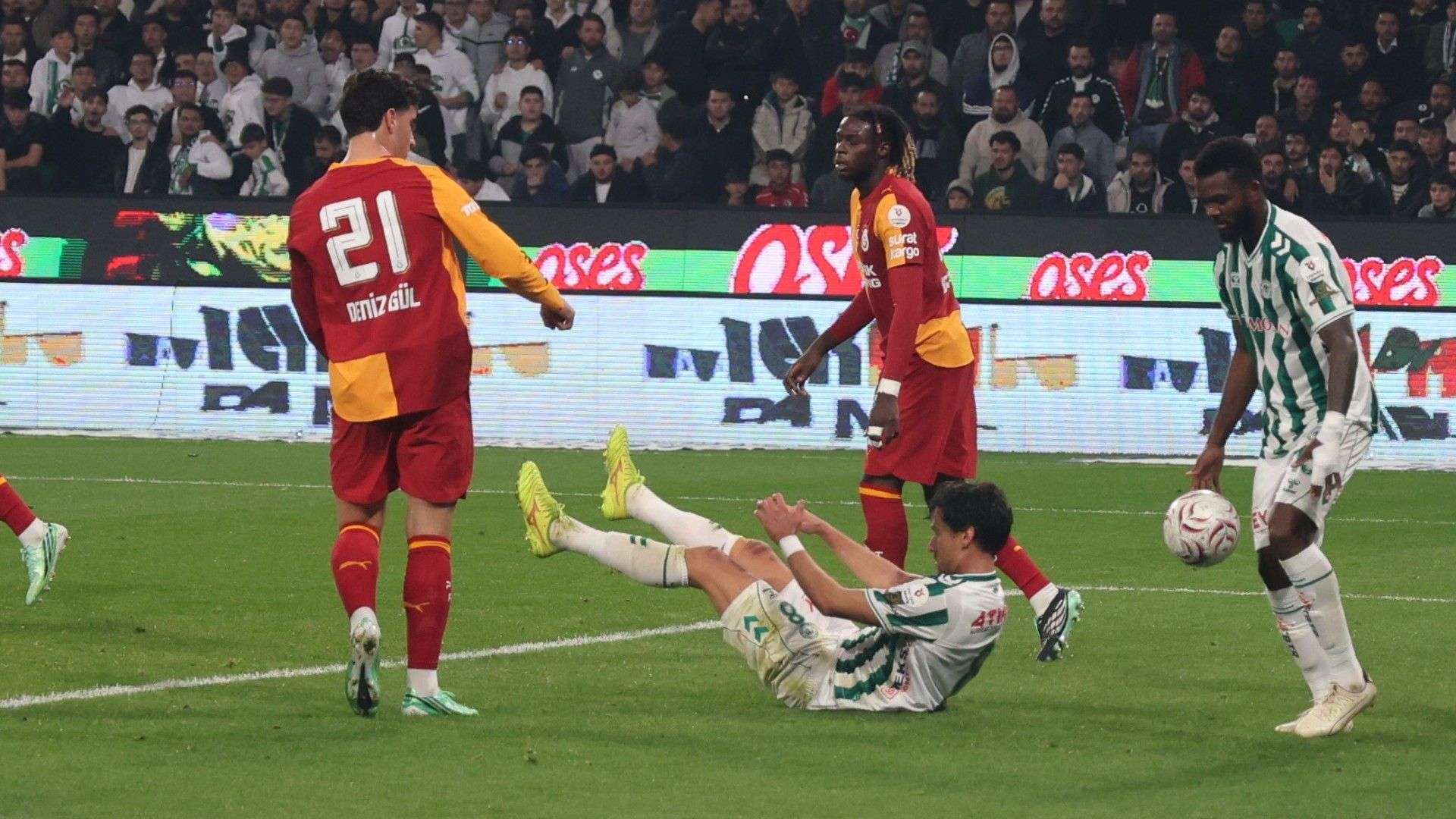 Galatasaray, Konyaspor maçında neden 6 oyuncu değişikliği yaptı? Nedeni
