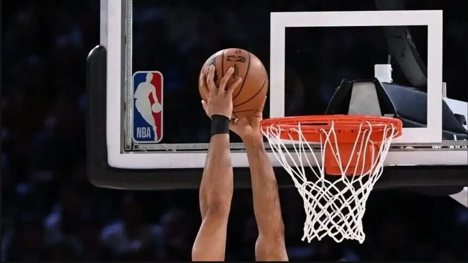 NBA'de akıllı top inovasyonu! Testler sürüyor...