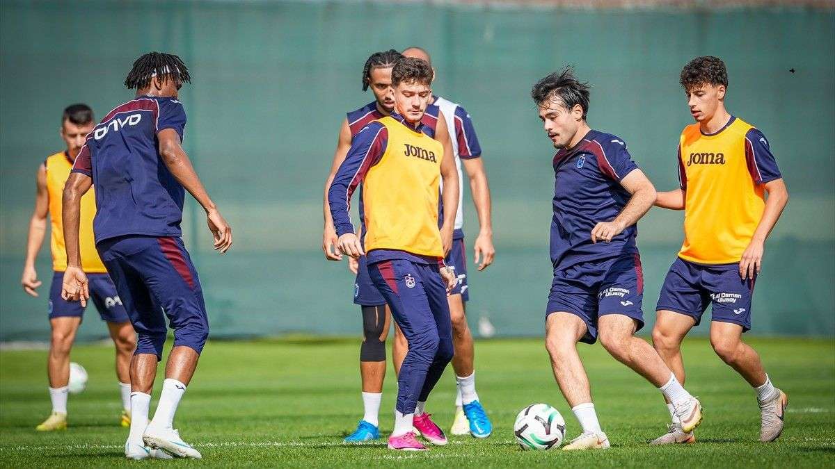 Trabzonspor'da iki oyuncu sahalara döndü: Beşiktaş maçı öncesi takıma katıldılar