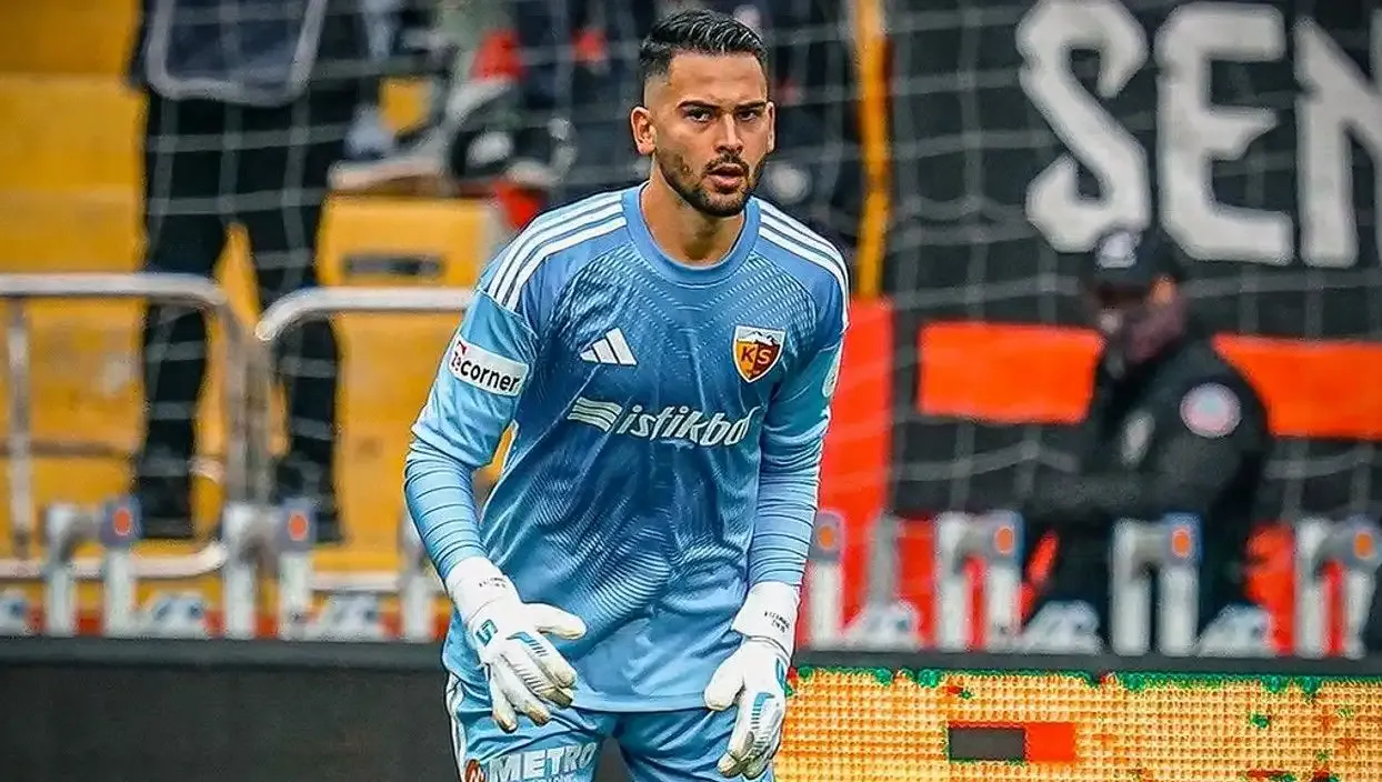 Deniz Dönmezer, Hull City'ye transfer oldu! Başkan canlı yayında açıkladı