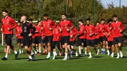 A Milli Futbol Takım'da Emirhan Topçu idmanı yarıda bıraktı