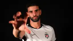 Beşiktaş'ın yeni transferi Ümit Akdağ ilk maçına çıktı