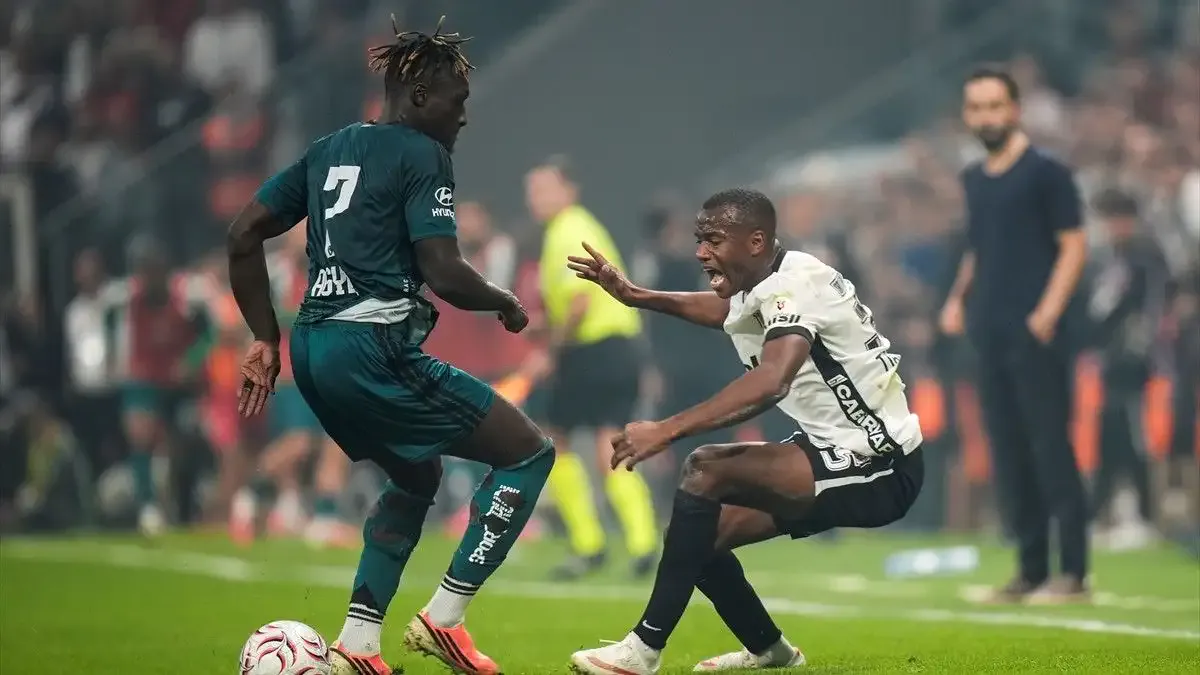 Agyei'ye pet bardak atan şüpheliye tutuklama talebi