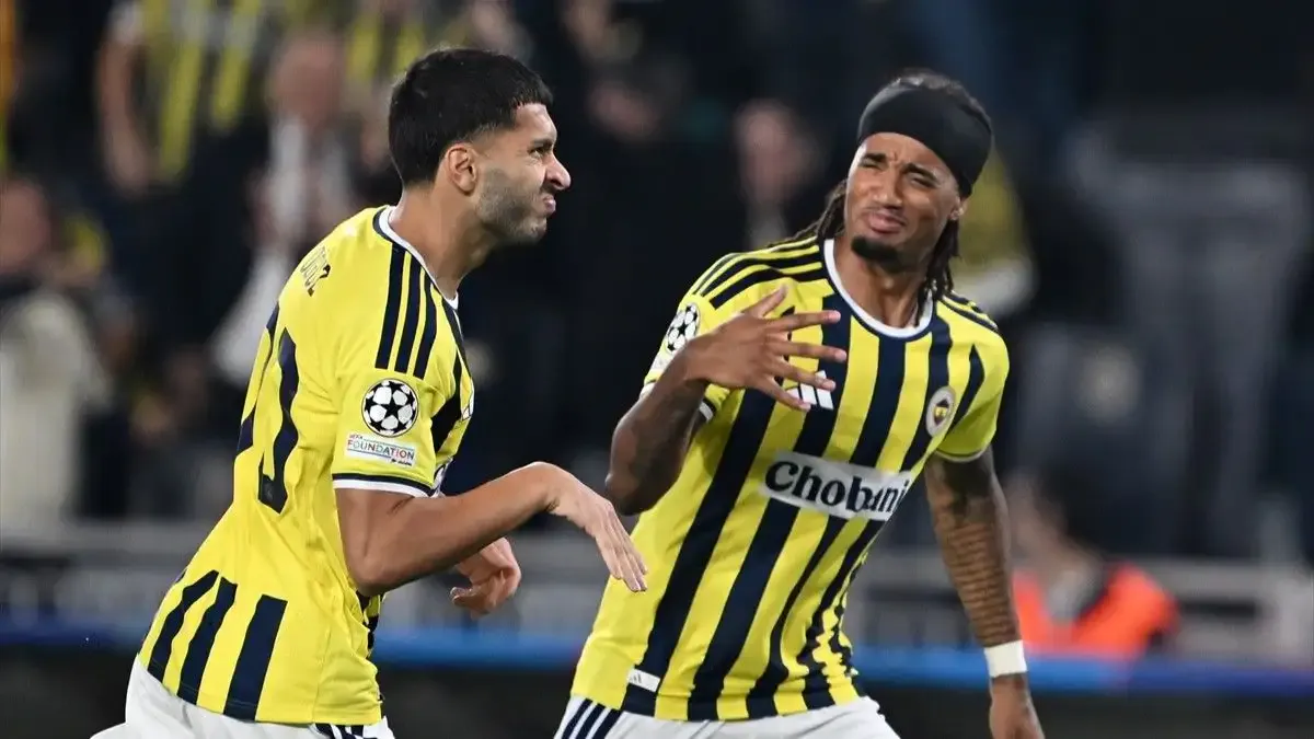 Oğuz Aydın Fenerbahçe - Slavia Prag maçında gol perdesini açtı, tarihe geçti