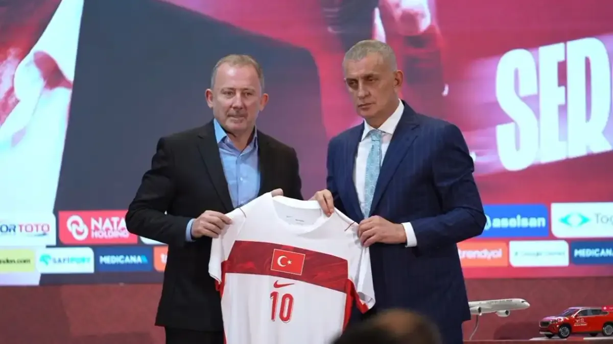 A Milli Takım'da Sergen Yalçın için imza töreni düzenlendi!